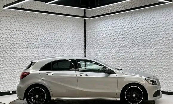 Oofamaa MercedesβBenz A-klasse AMG Silver Makiinaa iti Nairobi keessatti Nairobi keessatti Oofamaa MercedesβBenz A-klasse AMG Silver Makiinaa iti Nairobi keessatti Nairobi keessatti