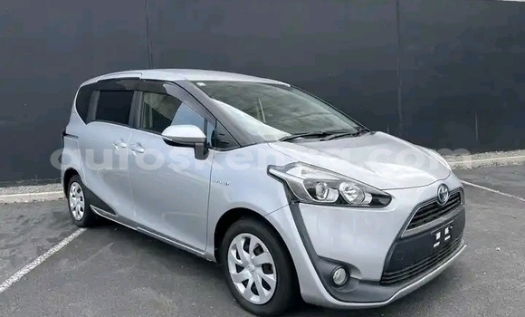 Oofamaa Toyota Sienta Silver Makiinaa iti Nairobi keessatti Nairobi keessatti Oofamaa Toyota Sienta Silver Makiinaa iti Nairobi keessatti Nairobi keessatti