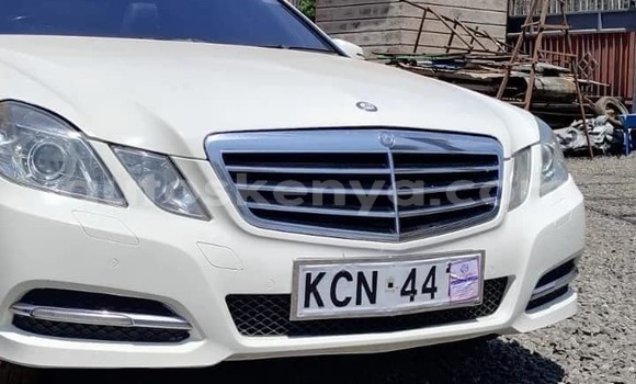 Oofamaa Mercedes-Benz C180 coupe White Makiinaa iti Nairobi keessatti Nairobi keessatti Oofamaa Mercedes-Benz C180 coupe White Makiinaa iti Nairobi keessatti Nairobi keessatti