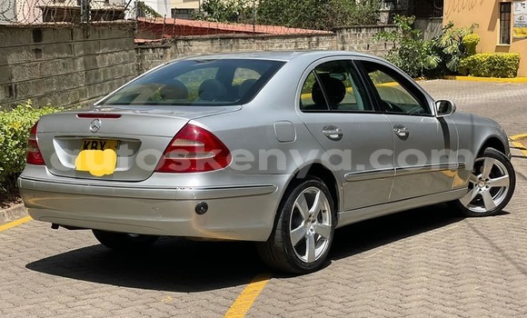 Nunua Ilio tumika Mercedes-Benz E200 Nyingine Gari ndani ya Nairobi nchini Nairobi