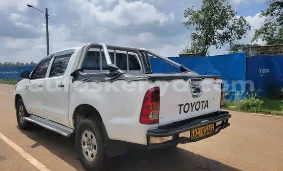 Buy Used Toyota Hilux White Car in Nairobi in Nairobi Buy Used Toyota Hilux White Car in Nairobi in Nairobi