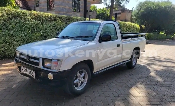 Buy Used Toyota Hilux White Car in Nairobi in Nairobi