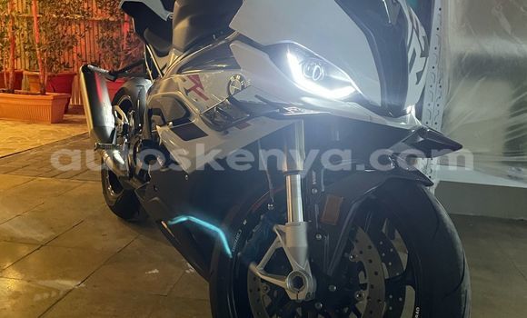 Buy Used BMW S 1000 White Bike in Nairobi in Nairobi Buy Used BMW S 1000 White Bike in Nairobi in Nairobi
