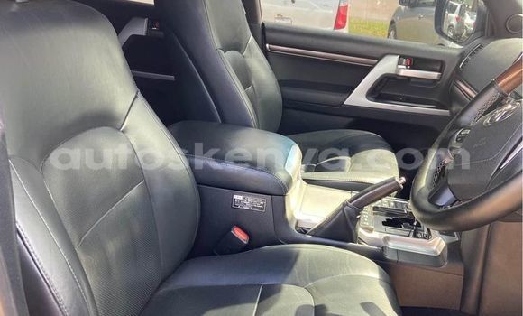 Buy Used Toyota Land Cruiser Prado White Car in Bomet in Rift Valley Buy Used Toyota Land Cruiser Prado White Car in Bomet in Rift Valley
