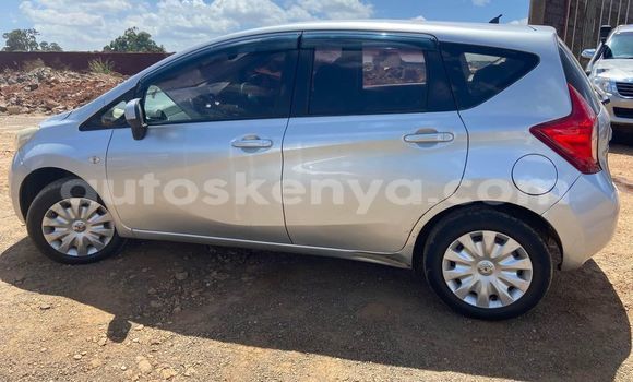 Oofamaa Nissan Note Other Makiinaa iti Bura keessatti Northeast Kenya keessatti