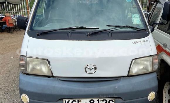 Oofamaa Mazda Bongo White Makiinaa iti Bomet keessatti Rift Valley keessatti Oofamaa Mazda Bongo White Makiinaa iti Bomet keessatti Rift Valley keessatti