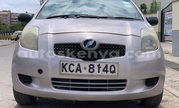 Oofamaa Toyota Vitz Other Makiinaa iti Bura keessatti Northeast Kenya keessatti Oofamaa Toyota Vitz Other Makiinaa iti Bura keessatti Northeast Kenya keessatti