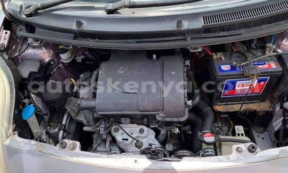 Oofamaa Toyota Vitz Other Makiinaa iti Bura keessatti Northeast Kenya keessatti Oofamaa Toyota Vitz Other Makiinaa iti Bura keessatti Northeast Kenya keessatti