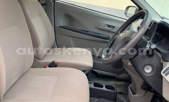 Oofamaa Daihatsu Mira Other Makiinaa iti Bura keessatti Northeast Kenya keessatti Oofamaa Daihatsu Mira Other Makiinaa iti Bura keessatti Northeast Kenya keessatti