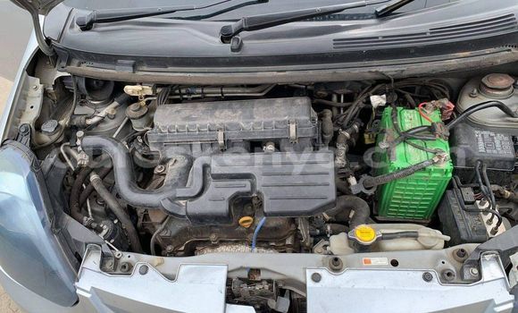 Oofamaa Daihatsu Mira Other Makiinaa iti Bura keessatti Northeast Kenya keessatti Oofamaa Daihatsu Mira Other Makiinaa iti Bura keessatti Northeast Kenya keessatti