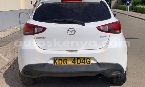 Oofamaa Mazda Demio White Makiinaa iti Bungoma keessatti West Kenya keessatti Oofamaa Mazda Demio White Makiinaa iti Bungoma keessatti West Kenya keessatti