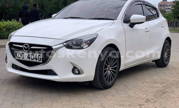 Oofamaa Nissan Note White Makiinaa iti Bungoma keessatti West Kenya keessatti Oofamaa Nissan Note White Makiinaa iti Bungoma keessatti West Kenya keessatti