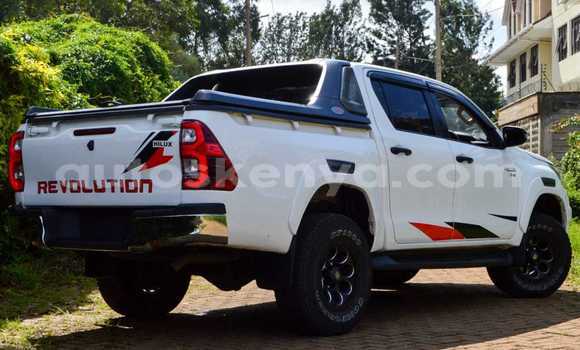 Nunua Ilio tumika Toyota Hilux Nyeupe Gari ndani ya Nairobi nchini Nairobi Nunua Ilio tumika Toyota Hilux Nyeupe Gari ndani ya Nairobi nchini Nairobi