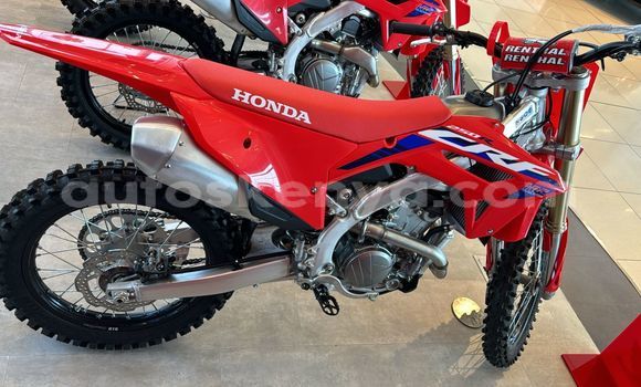 Oofamaa Honda CRF Red Doqdoqqee iti Nairobi keessatti Nairobi keessatti