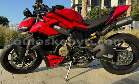 Oofamaa Ducati Streetfighter Red Doqdoqqee iti Nairobi keessatti Nairobi keessatti