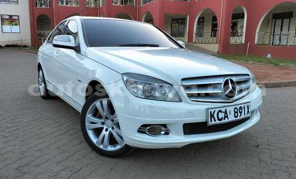Nunua Ilio tumika Mercedes‒Benz KOMPRESSOR Nyeupe Gari ndani ya Nairobi nchini Nairobi Nunua Ilio tumika Mercedes‒Benz KOMPRESSOR Nyeupe Gari ndani ya Nairobi nchini Nairobi