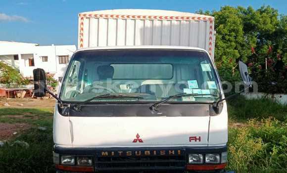 Nunua Ilio tumika Mitsubishi FH10 Nyeupe Lori ndani ya Malindi nchini Pwani