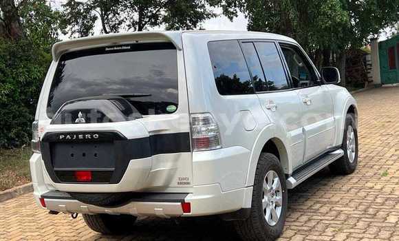 Buy Used Mitsubishi Pajero White Car in Busia in West Kenya Buy Used Mitsubishi Pajero White Car in Busia in West Kenya