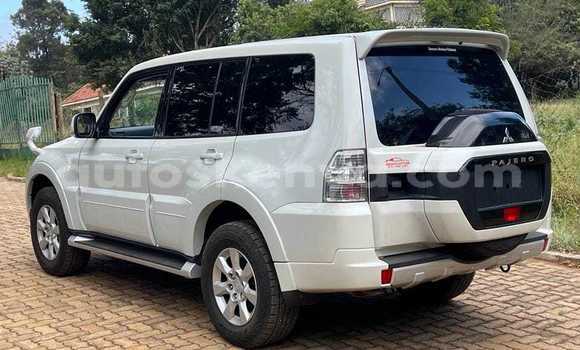 Buy Used Mitsubishi Pajero White Car in Busia in West Kenya Buy Used Mitsubishi Pajero White Car in Busia in West Kenya