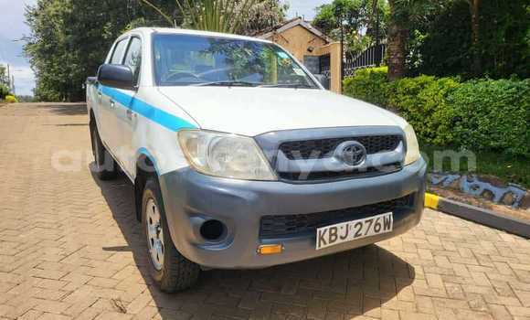 Nunua Ilio tumika Toyota Hilux Nyeupe Gari ndani ya Busia nchini West Kenya