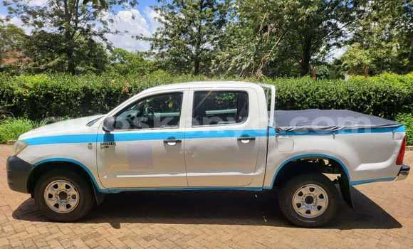 Buy Used Toyota Hilux White Car in Busia in West Kenya Buy Used Toyota Hilux White Car in Busia in West Kenya