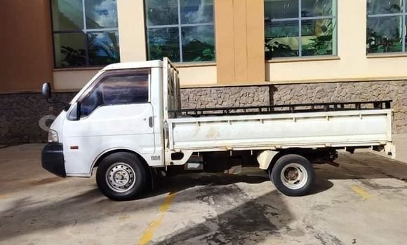 Buy Used Mazda Bongo White Car in Bura in Northeast Kenya Buy Used Mazda Bongo White Car in Bura in Northeast Kenya