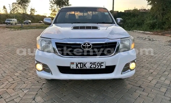 Oofamaa Toyota Hilux White Makiinaa iti Nairobi keessatti Nairobi keessatti Oofamaa Toyota Hilux White Makiinaa iti Nairobi keessatti Nairobi keessatti