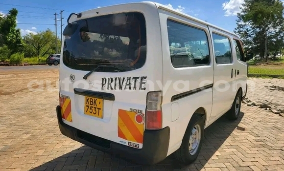Oofamaa Nissan Caravan White Makiinaa iti Nairobi keessatti Nairobi keessatti Oofamaa Nissan Caravan White Makiinaa iti Nairobi keessatti Nairobi keessatti
