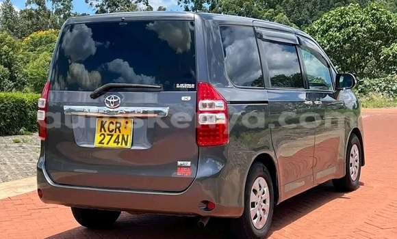 Nunua Ilio tumika Toyota Noah Nyingine Gari ndani ya Nairobi nchini Nairobi
