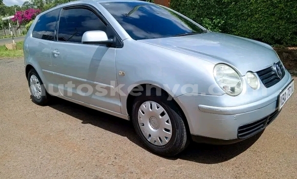 Oofamaa Volkswagen Polo Silver Makiinaa iti Nairobi keessatti Nairobi keessatti