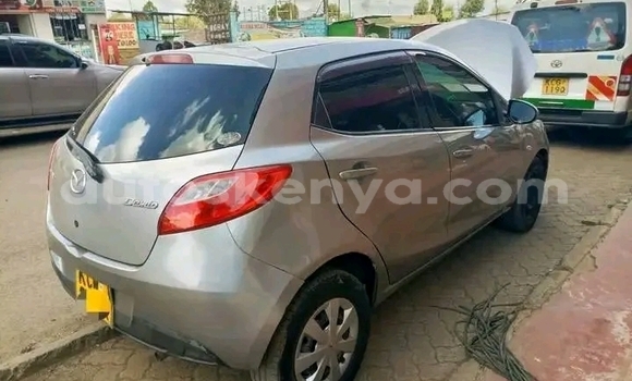 Oofamaa Mazda Demio Beige Makiinaa iti Nairobi keessatti Nairobi keessatti Oofamaa Mazda Demio Beige Makiinaa iti Nairobi keessatti Nairobi keessatti