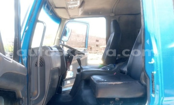 Oofamaa Toyota Alphard Other Makiinaa iti Bura keessatti Northeast Kenya keessatti Oofamaa Toyota Alphard Other Makiinaa iti Bura keessatti Northeast Kenya keessatti