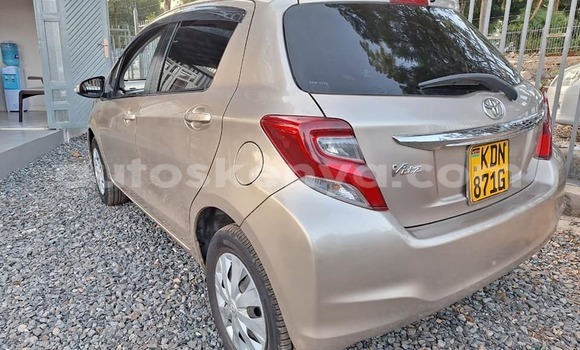 Oofamaa Toyota Vitz Other Makiinaa iti Bute keessatti Northeast Kenya keessatti Oofamaa Toyota Vitz Other Makiinaa iti Bute keessatti Northeast Kenya keessatti