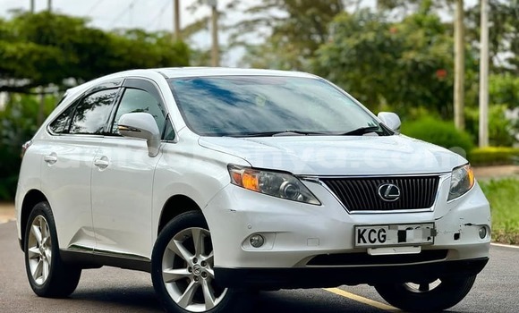Oofamaa Lexus RX 350 White Makiinaa iti Nairobi keessatti Nairobi keessatti