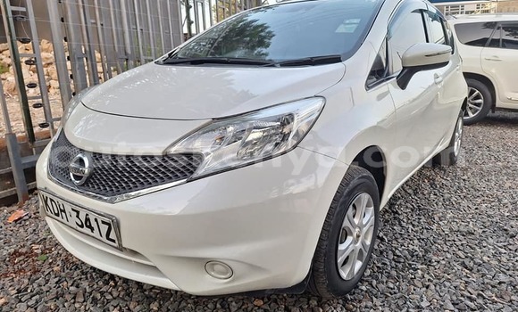 Oofamaa Nissan Note White Makiinaa iti Nairobi keessatti Nairobi keessatti Oofamaa Nissan Note White Makiinaa iti Nairobi keessatti Nairobi keessatti