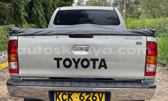Oofamaa Toyota Hilux Other Makiinaa iti Busia keessatti West Kenya keessatti Oofamaa Toyota Hilux Other Makiinaa iti Busia keessatti West Kenya keessatti