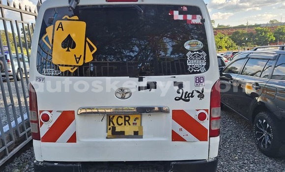 Oofamaa Toyota Hiace White Makiinaa iti Nairobi keessatti Nairobi keessatti Oofamaa Toyota Hiace White Makiinaa iti Nairobi keessatti Nairobi keessatti