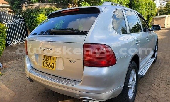 Nunua Ilio tumika Porsche Cayenne Nyingine Gari ndani ya Nairobi nchini Nairobi Nunua Ilio tumika Porsche Cayenne Nyingine Gari ndani ya Nairobi nchini Nairobi