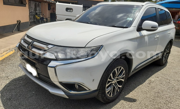 Buy Used Mitsubishi Outlander White Car in Nairobi in Nairobi Buy Used Mitsubishi Outlander White Car in Nairobi in Nairobi