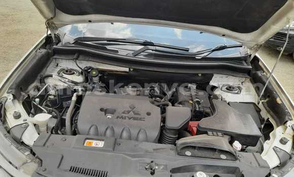 Buy Used Mitsubishi Outlander White Car in Nairobi in Nairobi Buy Used Mitsubishi Outlander White Car in Nairobi in Nairobi