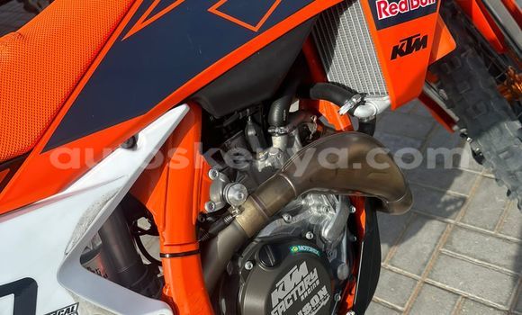 Oofamaa KTM 450 Beige Doqdoqqee iti Nairobi keessatti Nairobi keessatti