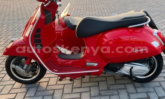 Nunua Ilio tumika Vespa GTS Nyekundu Bike ndani ya Nairobi nchini Nairobi