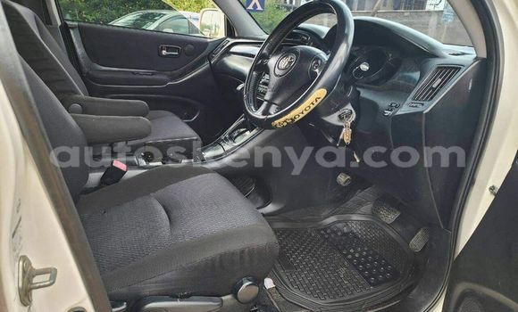 Buy Used Toyota Kluger White Car in Busia in West Kenya Buy Used Toyota Kluger White Car in Busia in West Kenya