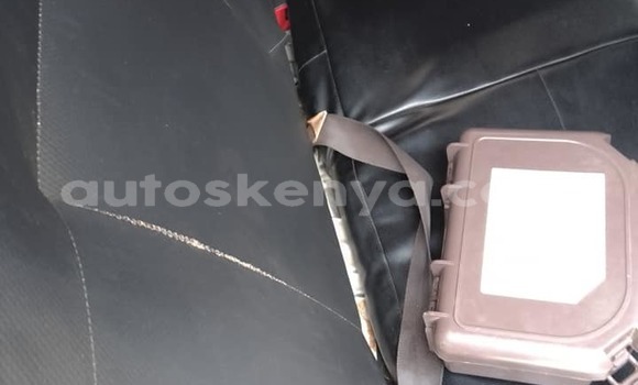 Oofamaa Toyota Probox White Makiinaa iti Bura keessatti Northeast Kenya keessatti Oofamaa Toyota Probox White Makiinaa iti Bura keessatti Northeast Kenya keessatti