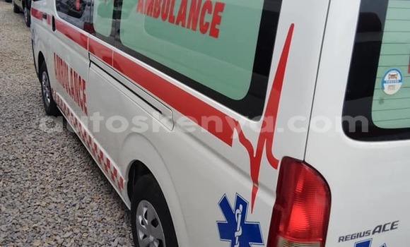 Oofamaa Toyota Hiace White Makiinaa iti Busia keessatti West Kenya keessatti Oofamaa Toyota Hiace White Makiinaa iti Busia keessatti West Kenya keessatti