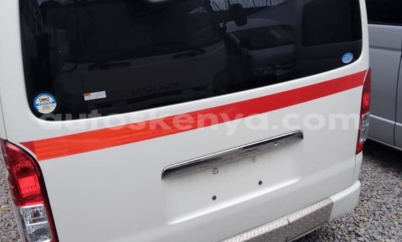 Oofamaa Toyota Hiace White Makiinaa iti Busia keessatti West Kenya keessatti Oofamaa Toyota Hiace White Makiinaa iti Busia keessatti West Kenya keessatti