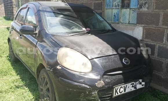 Oofamaa Nissan March Black Makiinaa iti Bura keessatti Northeast Kenya keessatti