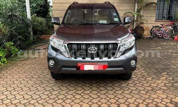 Nunua Ilio tumika Toyota Land Cruiser Prado Nyeusi Gari ndani ya Busia nchini West Kenya