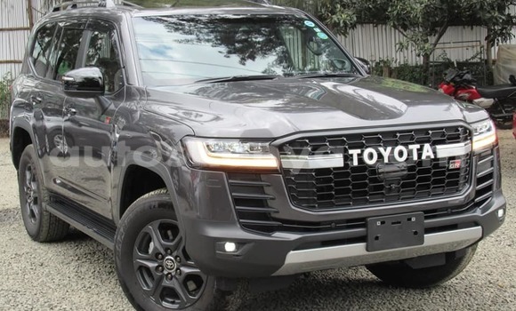 Nunua Ilio tumika Toyota Voxy Nyingine Gari ndani ya Bura nchini Kaskazini Mashariki mwa Kenya