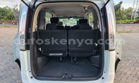 Buy Used Nissan Serena White Car in Busia in West Kenya Buy Used Nissan Serena White Car in Busia in West Kenya